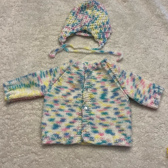 BRAND NEW hand knitted Infant Sweater hat set - Picture 2 of 6